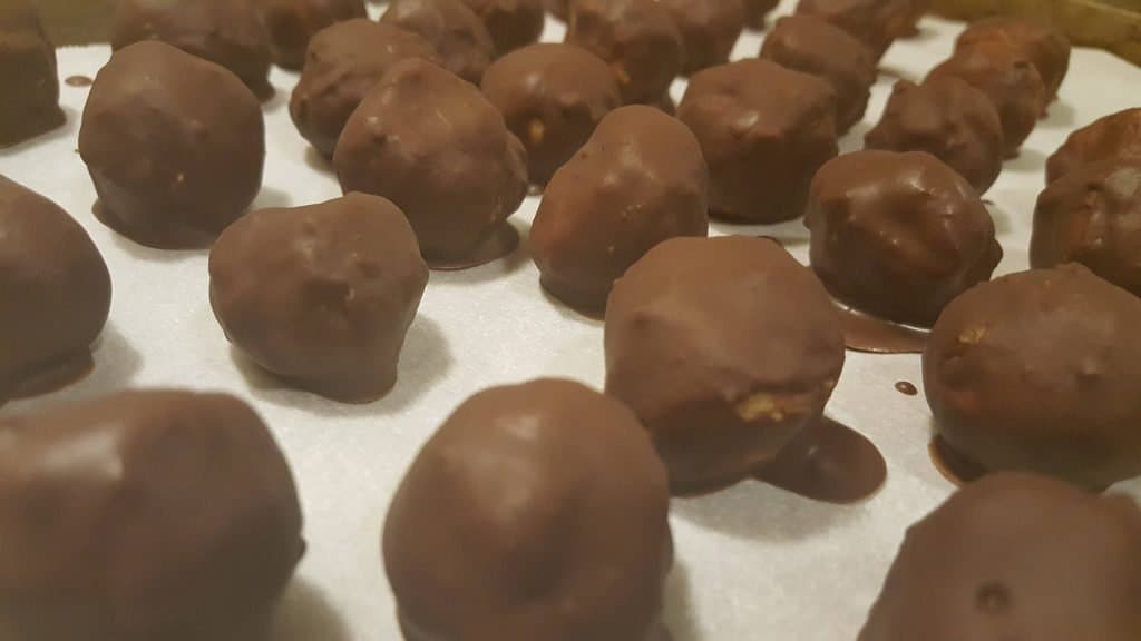 Healthy Vegan Peanut Butter Balls