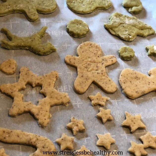 Vegan Sugar Cookie Recipe For Christmas For Kids!! avocado sugar cookies, avocado frosting, strawberry frosting, oat flour cookies