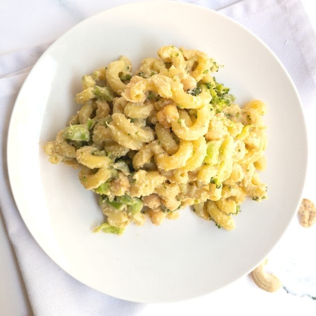 chickpea broccoli pasta, easy chickpea dinners, vegan dinner recipes, vegan pasta alfredo